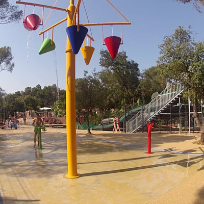 Die Wasserlandschaft des Campingplatzes