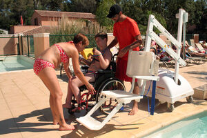 Barrierefreier Campingplatz mit Wasserparadies für Menschen mit Handicap am Mittelmeer