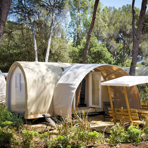 Coco Sweet® ist ein perfekt eingerichtetes Zelt mit eigenen Sanitäranlagen.