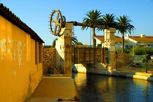 Die Schleuse der Salzgärten von Hyères