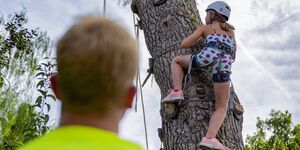 Aktivität Bogenschiessen für Kinder auf der Multisportanlage - Ferien auf einem Campingplatz