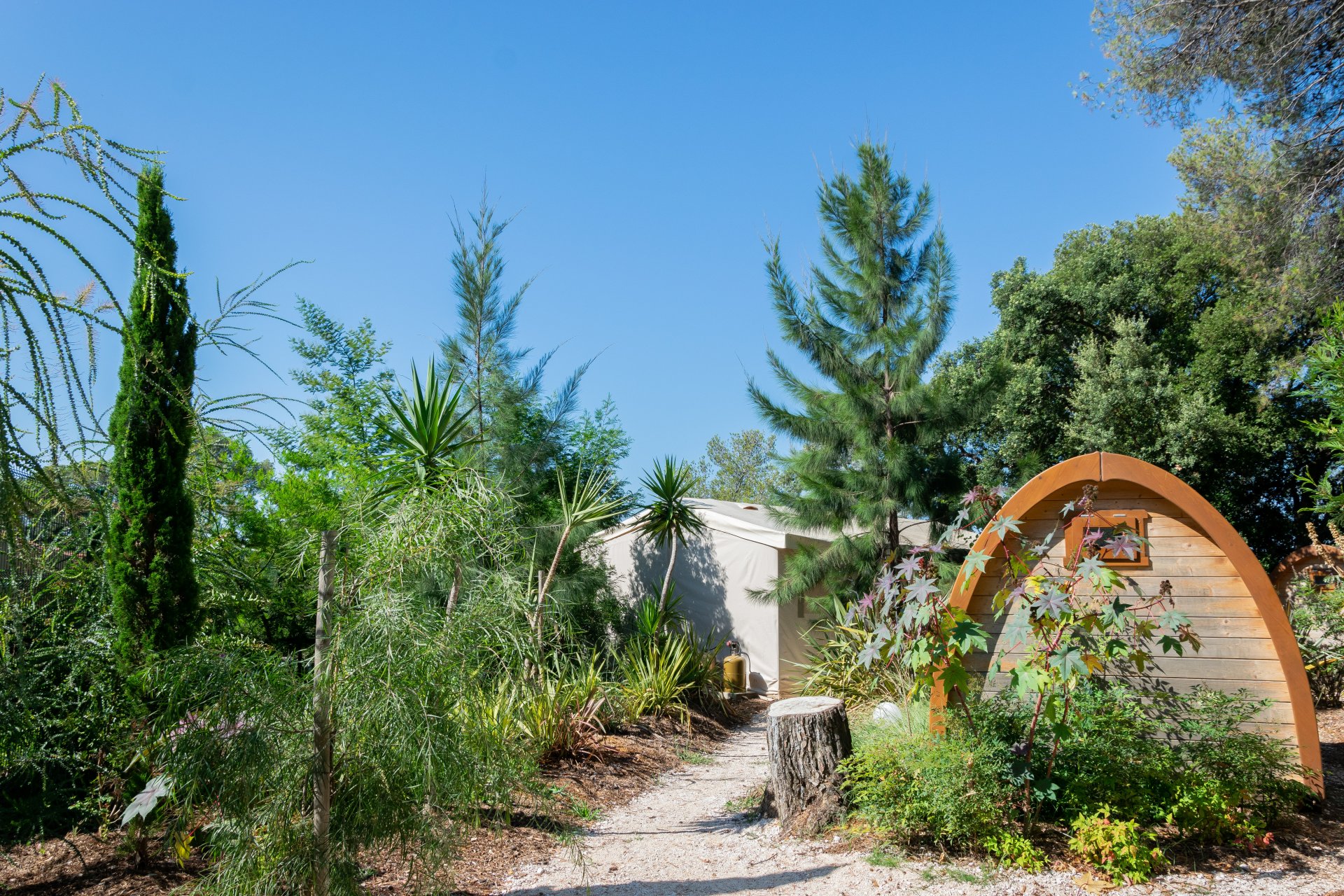 Preisgünstiges Mietobjekt für 10 Freunde auf einem naturnahen Campingplatz bei Hyères