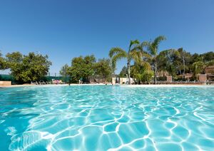 Wasserparadies mit geheizten Pools für Ferien mit der Familie oder mit Freunden