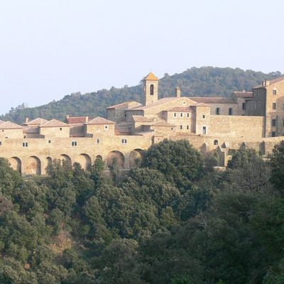 Besichtigen Sie die Kartause von La Verne in Collobrières, die ganz in der Nähe vom Campingplatz liegt