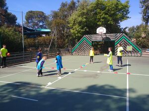 Sportliche Aktivitäten während der Ferien auf einem Campingplatz in Hyères