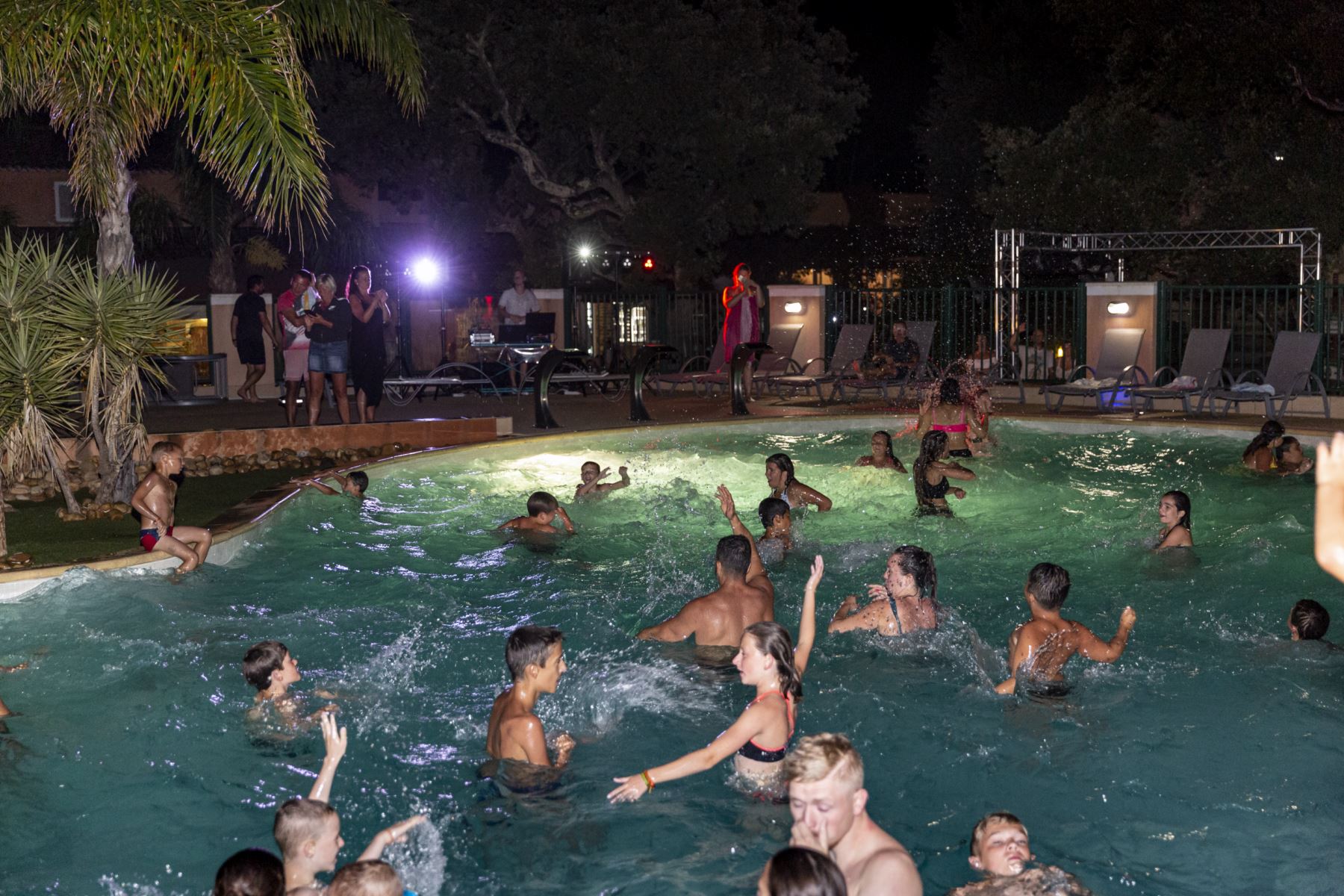 Côte d'Azur Schwimmbad Animation Pool Party