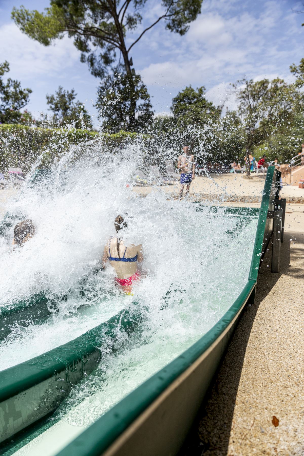 Lavandou Erlebnisbad Schwimmbad Planschbecken Rutschbahn Kinderanimation