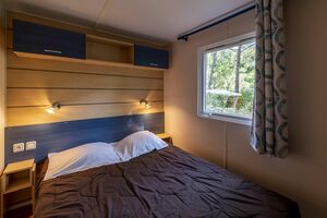 Mobilhaus auf einem naturnahen Campingplatz in La Londe