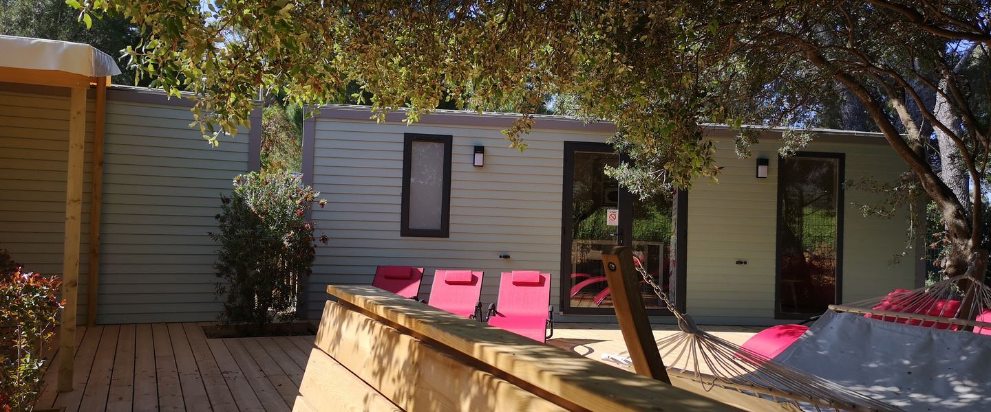 Ferien auf dem Campingplatz - 10 Personen in einem Haus mit Whirlpool in der Nähe der Strände von Hyères