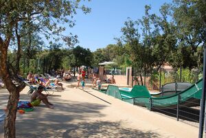 Schattiges Wasserparadies auf einem Campingplatz an der Côte d’Azur