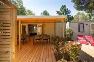 Terrasse der Ferienvilla - grosse Familie - Campingplatz im Departement Var