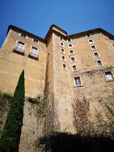 Das Schloss und der Park von Entrecasteaux liegen im Departement Var.