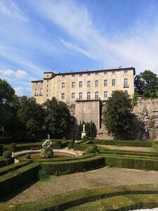 Ein Ausflugsziel mit Kultur in der Nähe vom Camping****- Les Jardins de La Pascalinette®