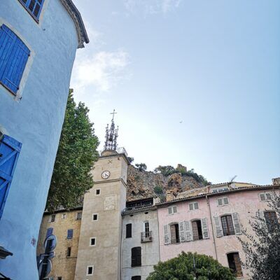 Cotignac – ein Dorf im Departement Var und in der ‘Provence Verte’