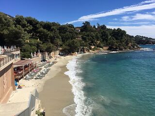 Der beste Campingplatz am Mittelmeer liegt zwischen Hyères und Le Lavandou. 