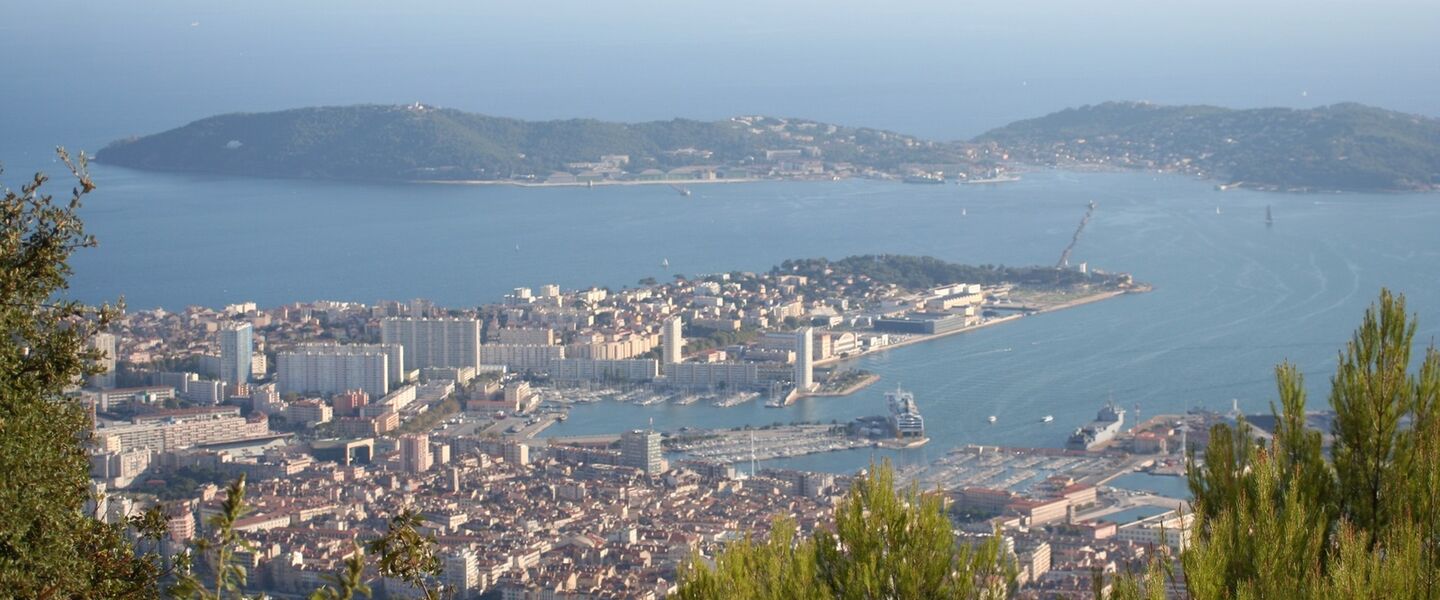 Toulon und die Bucht erreichen Sie in wenigen Minuten vom Campingplatz aus