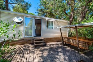 Mobilhaus mit Klimaanlage auf einem Campingplatz an der Côte d’Azur für sehr preisgünstige Ferien