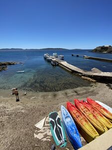 Porquerolles ist eine der Inseln, die vor Hyères liegen.