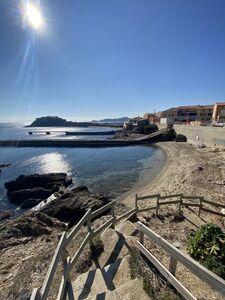 Erreichen Sie Porquerolles bei Hyères von ‘La Tour Fondue’ aus!