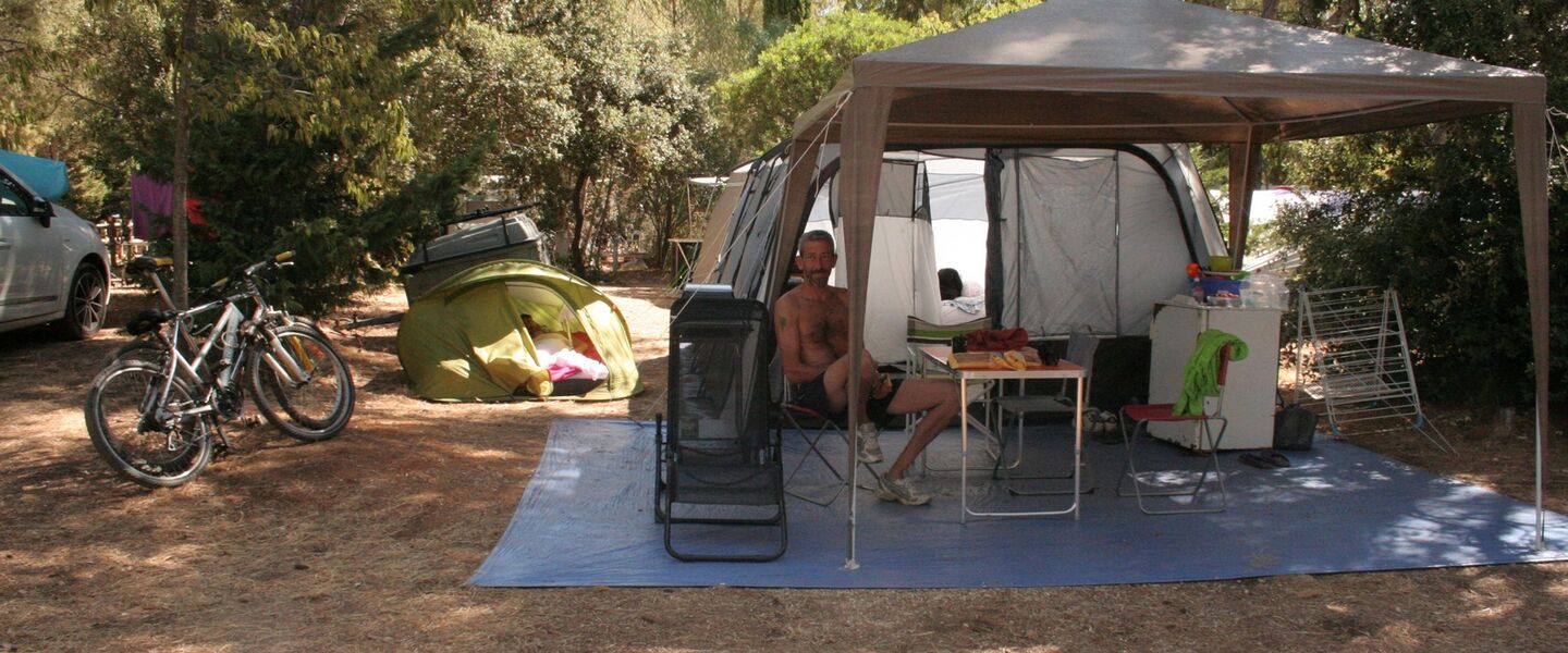 Preisgünstiger Stellplatz für Zelte oder kleine Wohnwagen