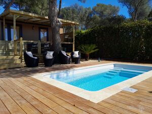 Exklusives Mobilhaus der Luxusklasse für 4 Personen mit eigenem Pool