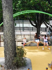 Kinderspielplatz im Departement Var