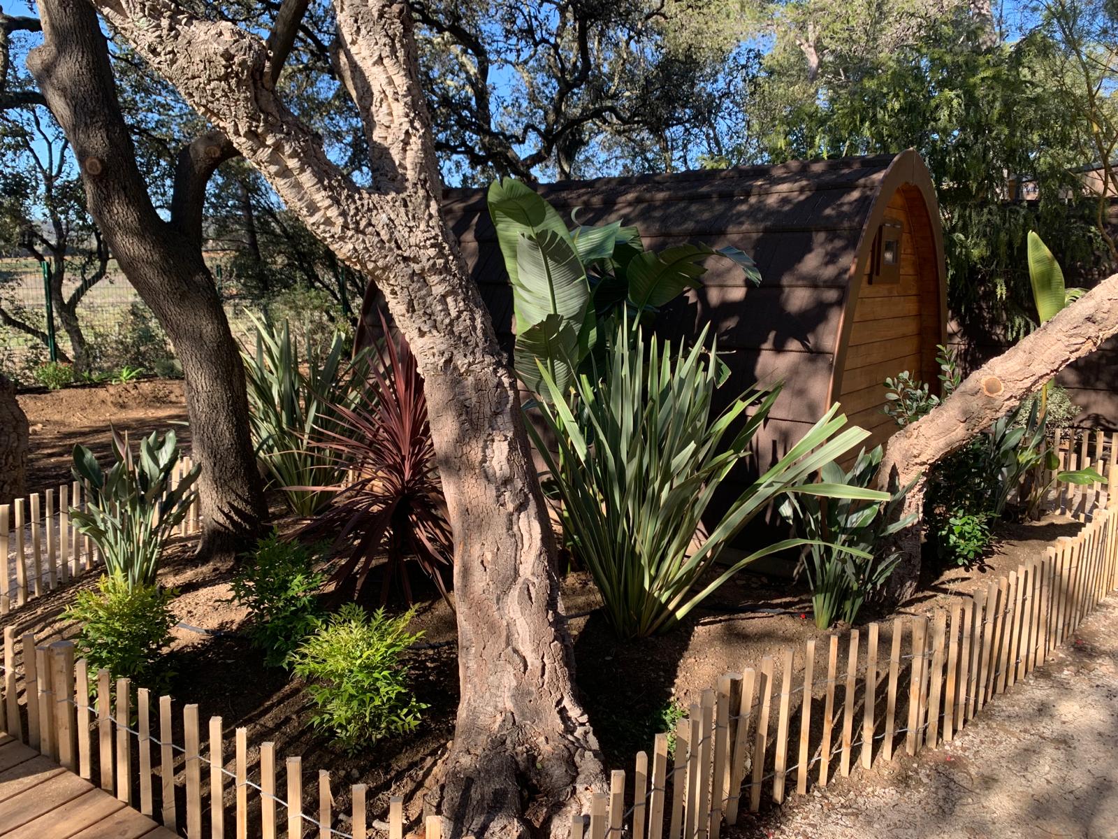 Ungewöhnliches und preisgünstiges Mietobjekt mit allem Komfort auf einem  naturnahen Campingplatz bei Hyères