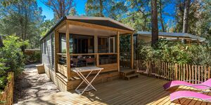 Die schattige Terrasse in unserem grossen Mobilhaus für 4 Personen